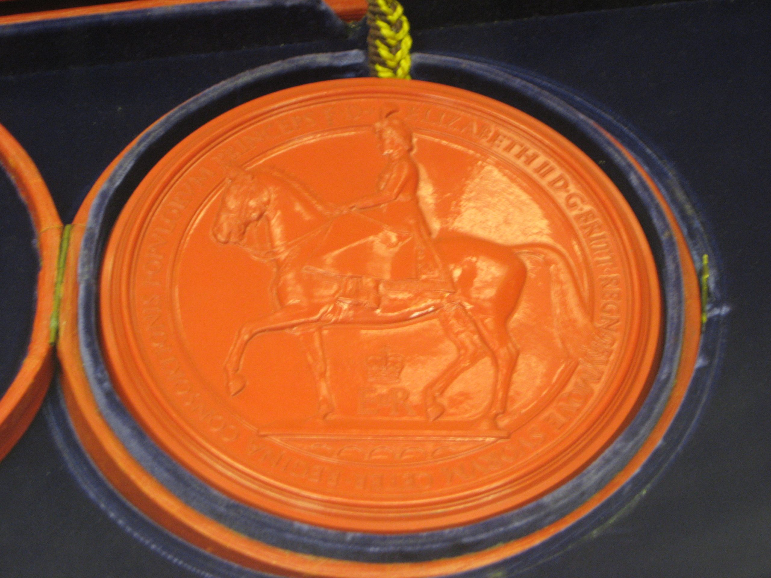 Reverse of the Great Seal of the Realm 1953 scaled - The Royal Seal of Approval: The new Royal Mint issue.